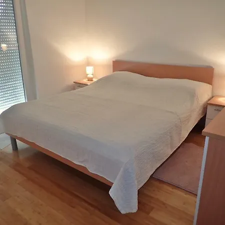 In Jasenice 36586 Apartmán *